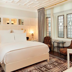 Deluxe Zimmer mit Kingsize-Bett